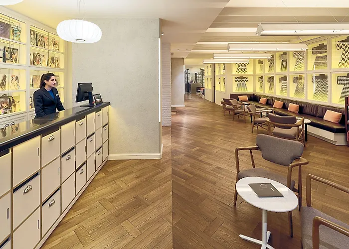 Hotel H10 Universitat (adults Only)