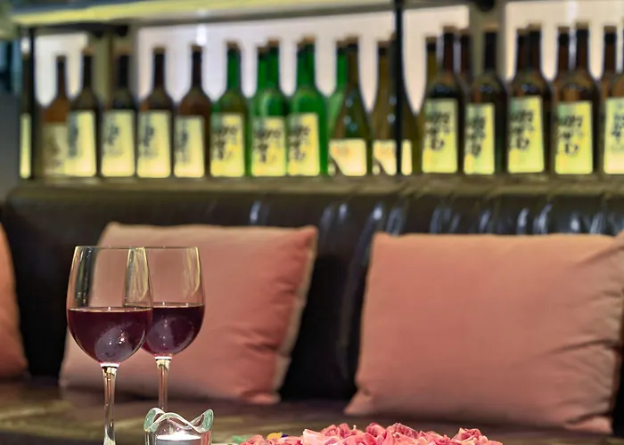 H10 Universitat (adults Only)