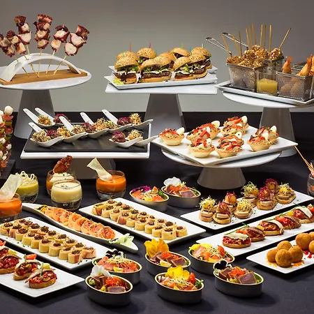 Hotel H10 Universitat (adults Only)