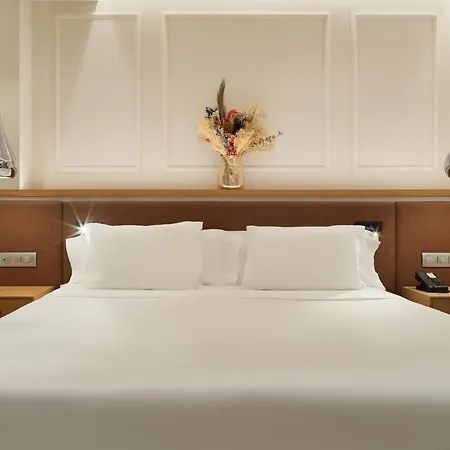 Отель H10 Universitat (adults Only) Барселона