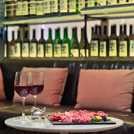 H10 Universitat (adults Only)