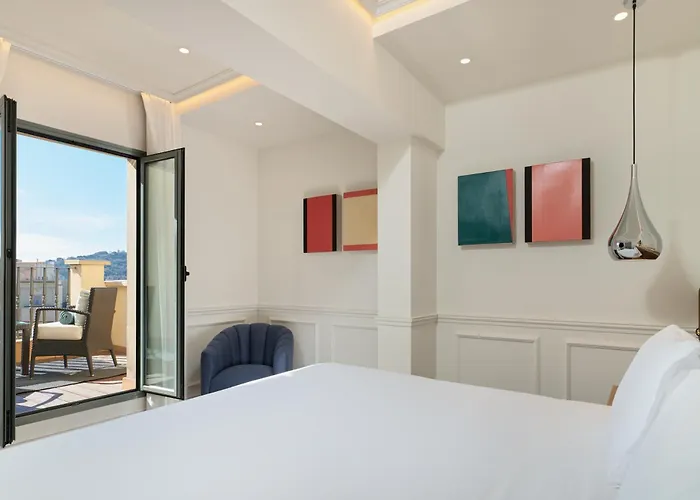 فندق إتش 10 أونيفيرسيتات