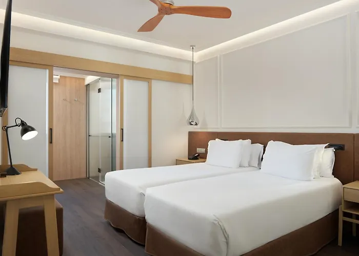 إتش 10 أونيفيرسيتات 4* برشلونة