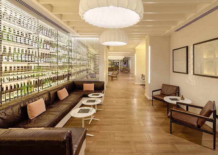 إتش 10 أونيفيرسيتات فندق برشلونة