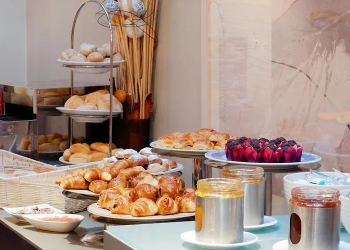 إتش 10 أونيفيرسيتات 4* برشلونة