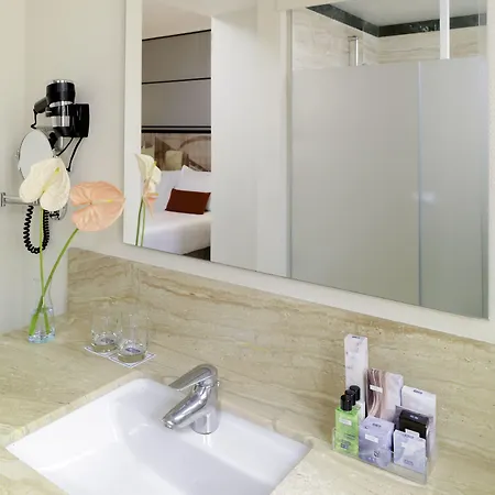 Hotel H10 Universitat (adults Only) 4*