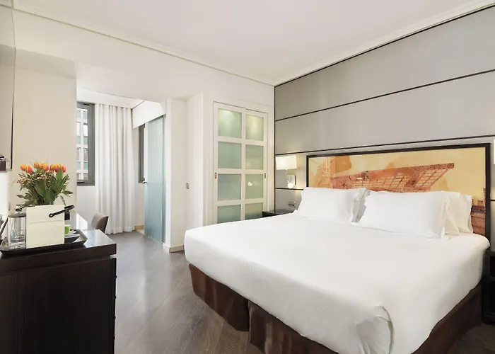 H10 Universitat (adults Only) 4*